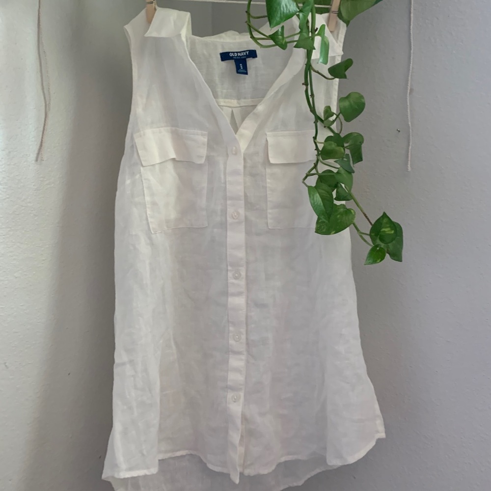 NWT- white linen button-up tank